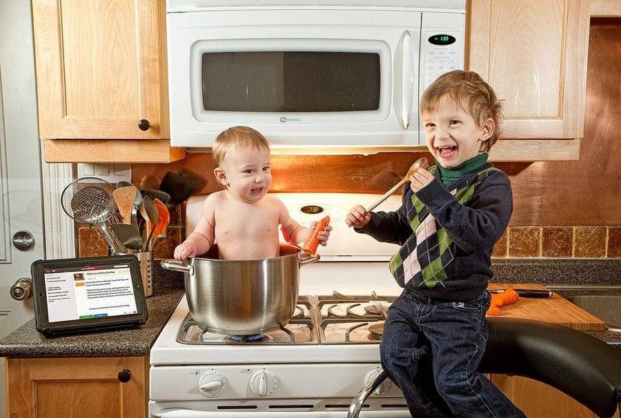 Дети — наше все: 10 способов занять ребенка на кухне