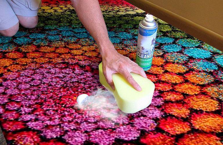 Как избавиться от запаха мочи на ковре - химчистка чистка ковров