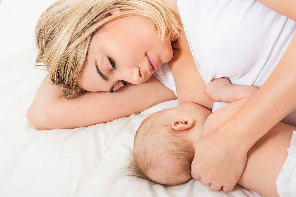 Чем грозит совместный сон с ребёнком: плюсы и минусы