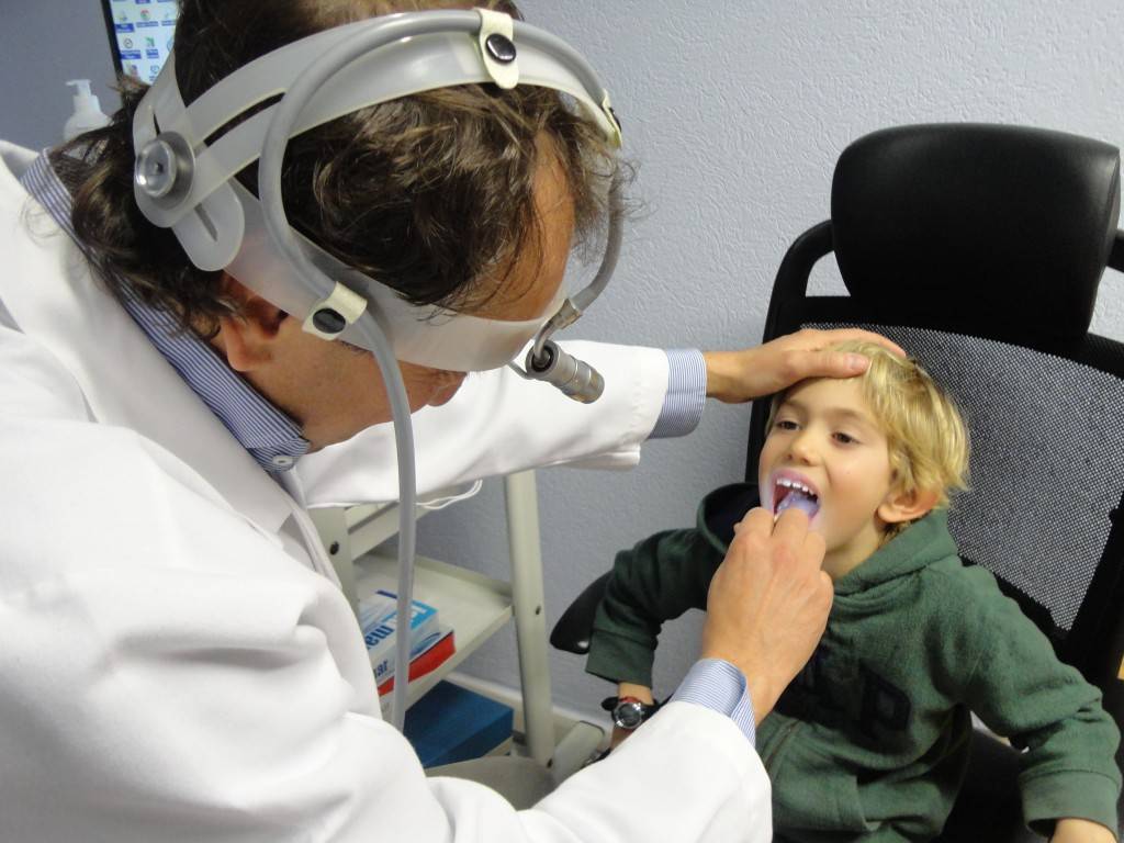Как удаляют аденоиды в носу у детей, лечение с операцией по удалению аденоидов в носу у ребенка