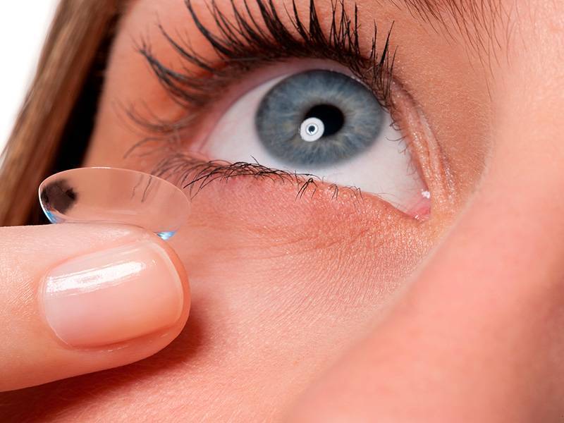 Со скольки лет можно носить контактные линзы, как выбрать