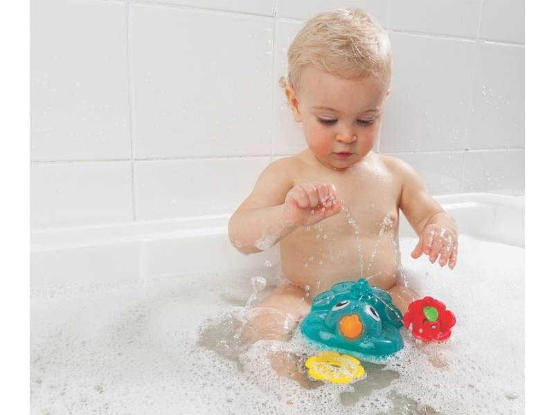 Игрушки для купания в ванной для детей; какие бывают игрушки для ванной, советы по выбору игрушки для ванны