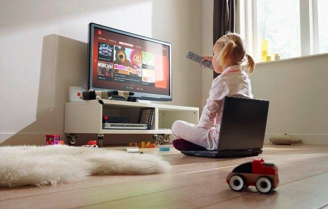 Просмотр телевизора для ребенка: польза или вред?