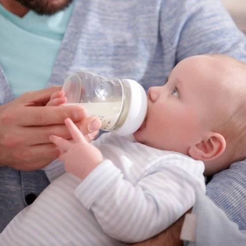 Правильное кормление смесью новорожденного: как часто и сколько нужно смеси