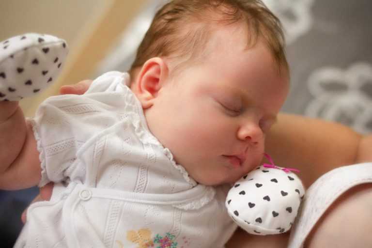 К чему снится плачущий ребенок: значение сна, в котором довелось успокаивать младенца