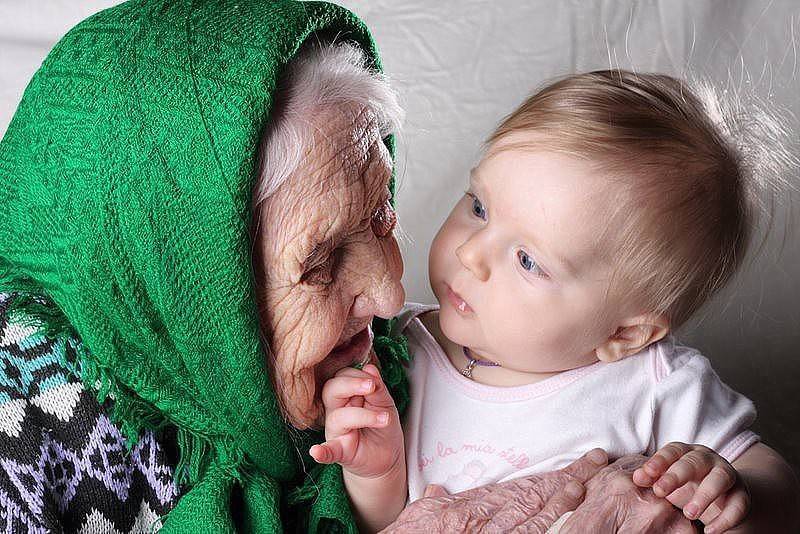 "ты лучше мамы": мудрые бабушки никогда не скажут внукам 5 фраз