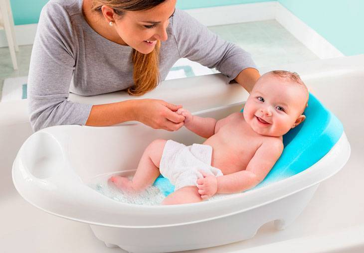 Как выбрать ванночку для новорожденного