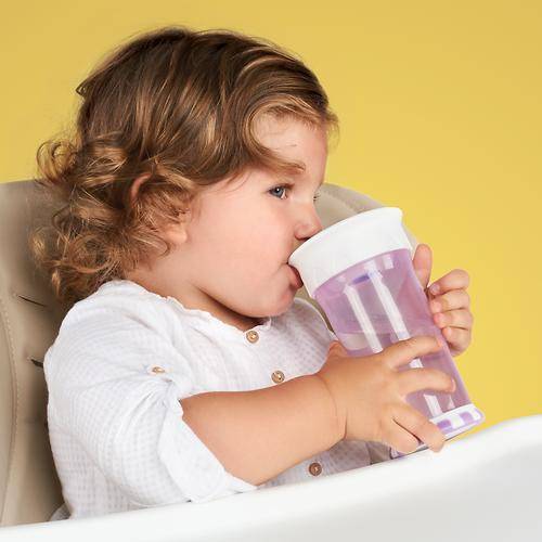 Как быстро и легко научить ребенка пить из кружки?