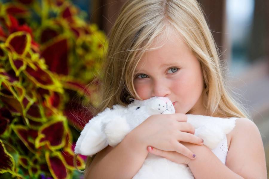 Рекомендации психологов родителям застенчивого ребенка. как помочь ребенку справиться с застенчивостью