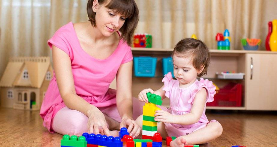 Когда ребенка лучше отдавать в садик: возраст, навыки, необходимые для детского сада