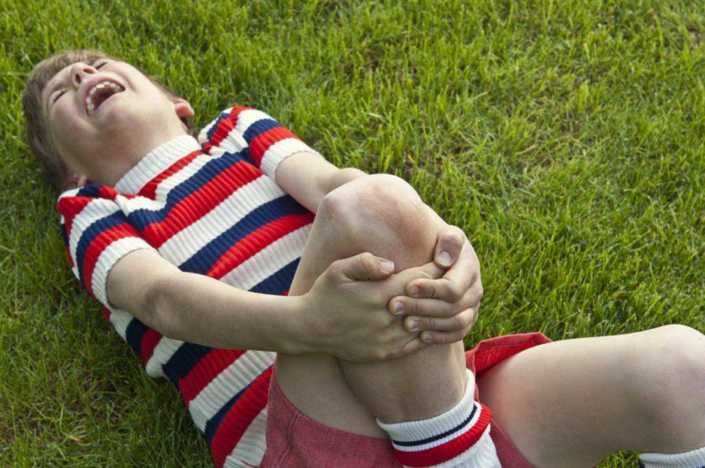 Боли в колене у ребенка | что делать, если болят колени у детей? | лечение боли и симптомы болезни на eurolab