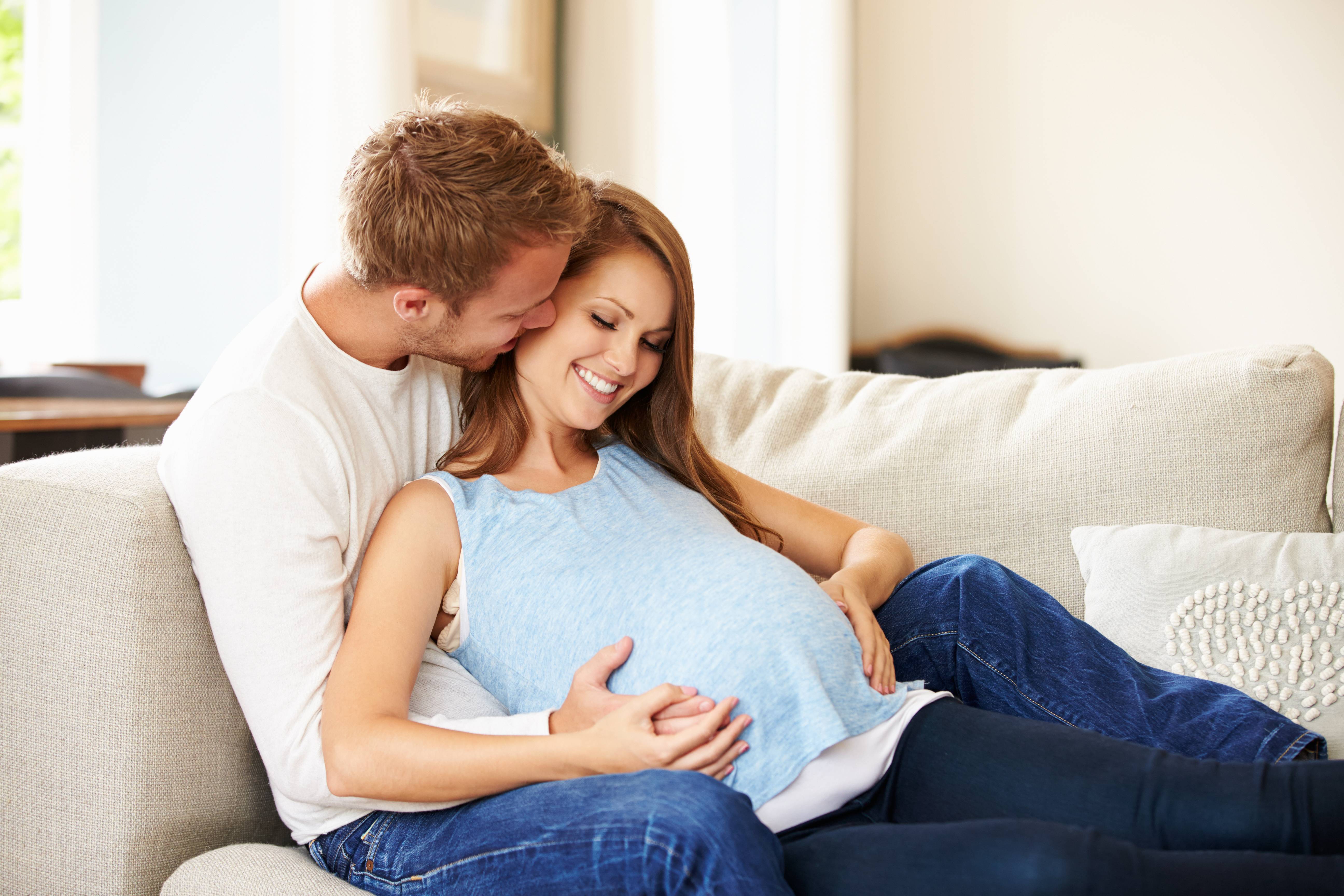 Как разговаривать с малышом во время беременности?