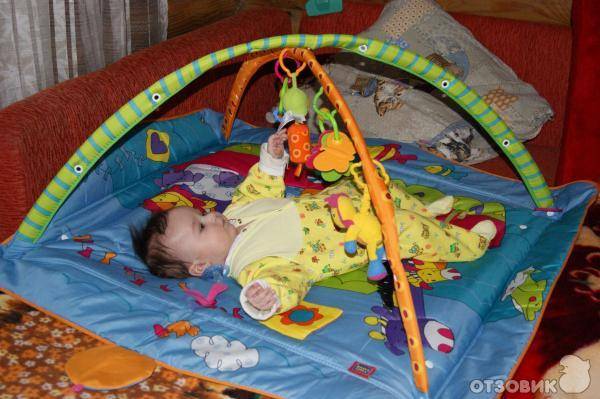 С какого возраста можно использовать развивающий коврик для детей