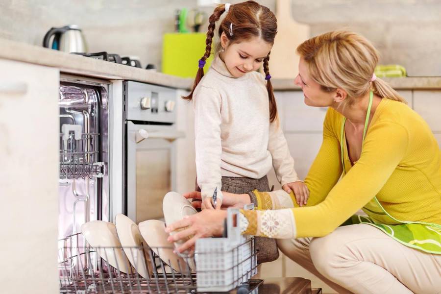 Как привлечь ребенка к участию в домашних делах