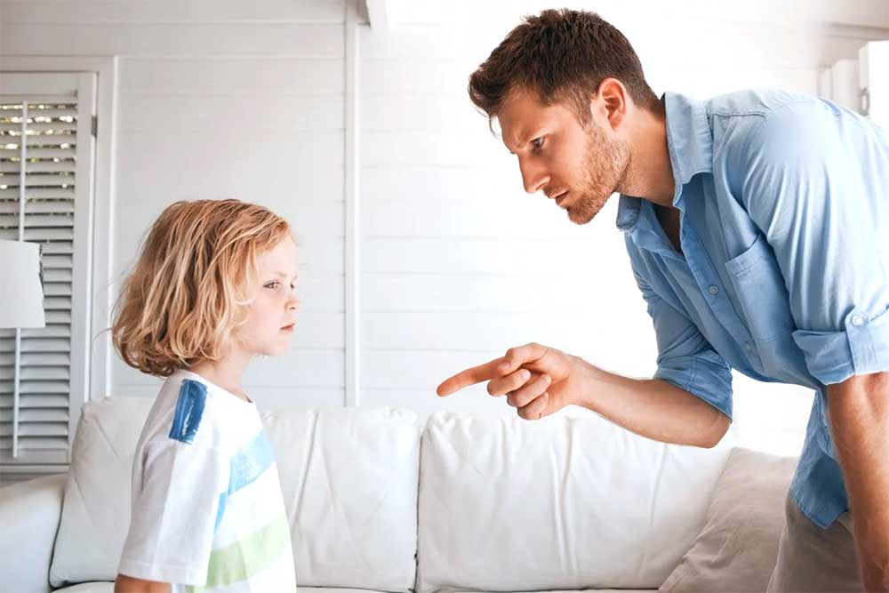 Воспитание детей. признаки излишней строгости родителей в поведении ребенка