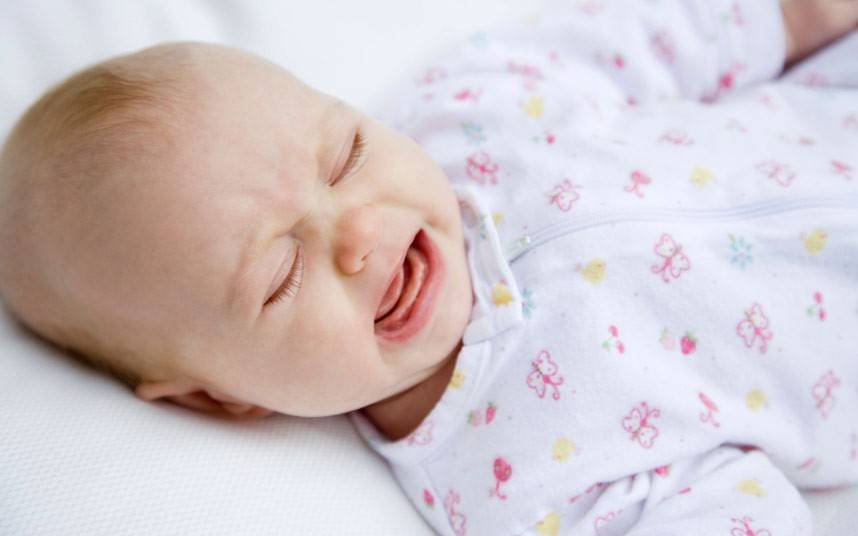 Почему ребёнок плачет во сне и что с этим делать + советы комаровского