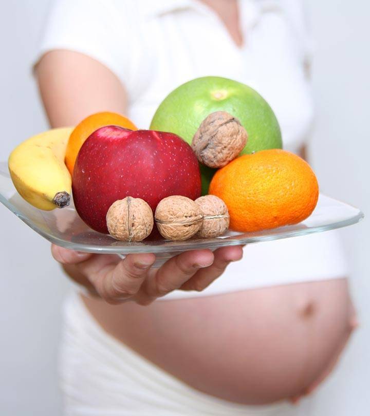 Какие фрукты можно кормящей маме новорожденного в первый месяц?