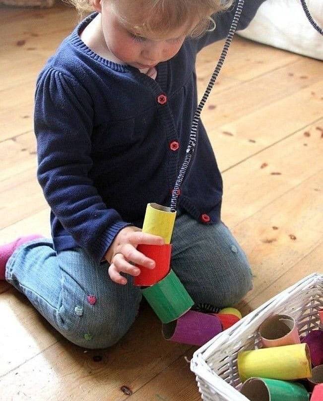 Какие игры с ребенком в 1 год помогают ему развиваться?