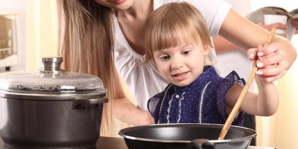 Игры на кухне с малышом пока мама готовит