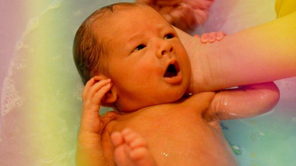 Нужно ли кипятить воду для купания новорожденных