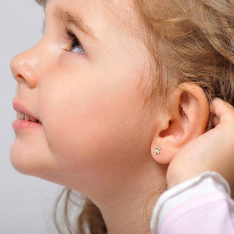 Прокалывание ушей – полезные советы и рекомендации