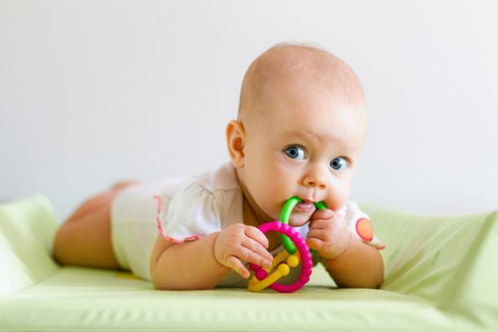 Развитие ребенка: важные этапы развития малышей до года