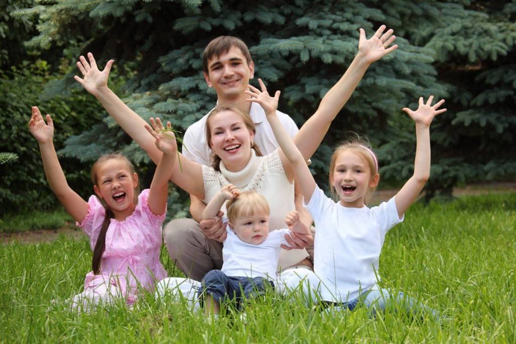 Семьи, в которых больше пяти детей: живые рассказы многодетных родителей