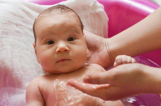 Можно ли купаться вместе с грудничком в ванной (совместное купание): 5 условий и 4 противопоказания, отзывы мам