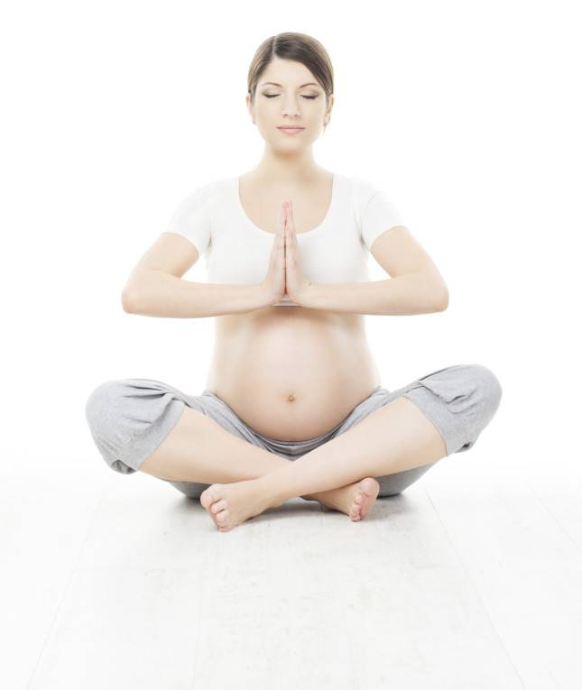 Подготовка к родам: какой должна быть йога для беременных в третьем триместре?