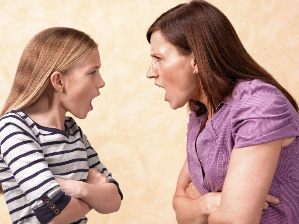 Не обсуждать ребенка со своими знакомыми