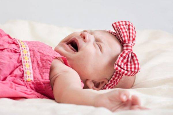 Почему вздрагивает во сне новорожденный