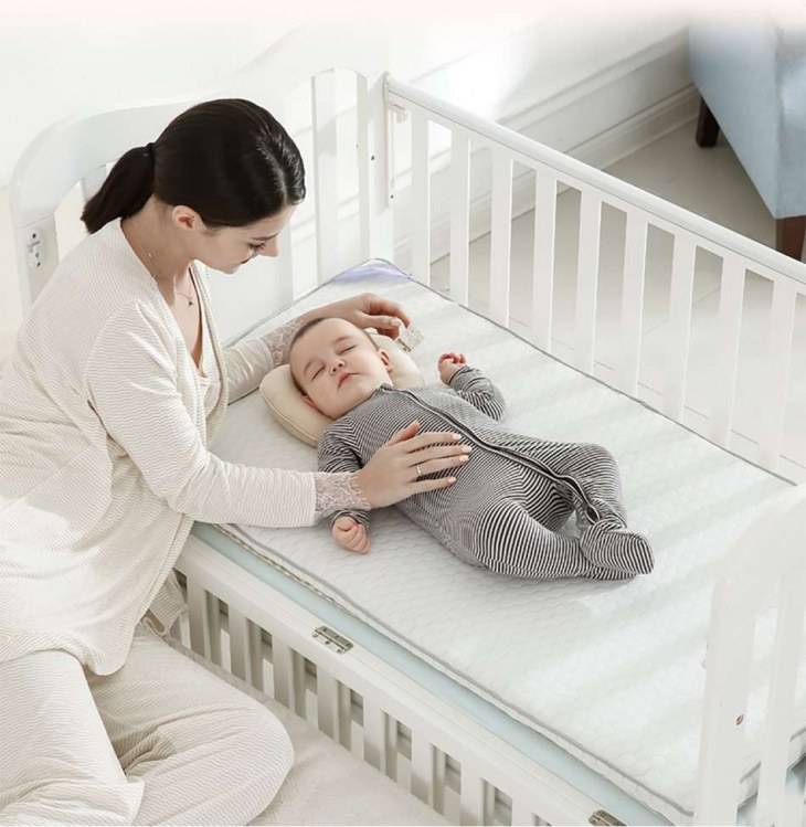 Какой матрас выбрать для новорожденного в кроватку: какой лучше выбрать и какой нужен матрас по комаровскому