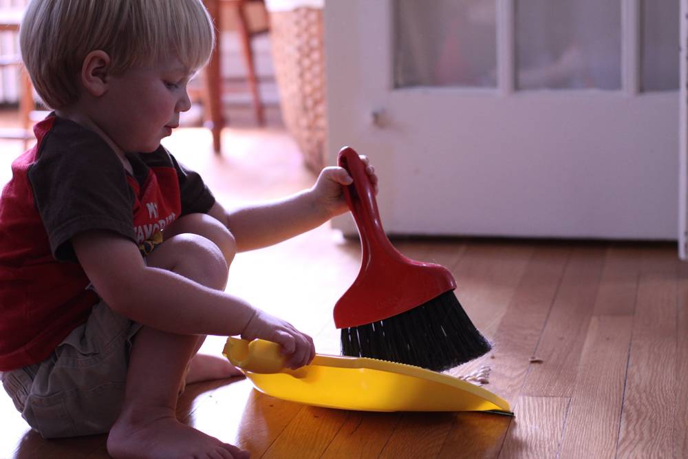 Как научить ребенка убирать игрушки в 2 года – инструкция родителям
