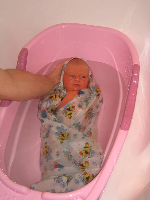 Инструкция: купаем новорожденного первый раз