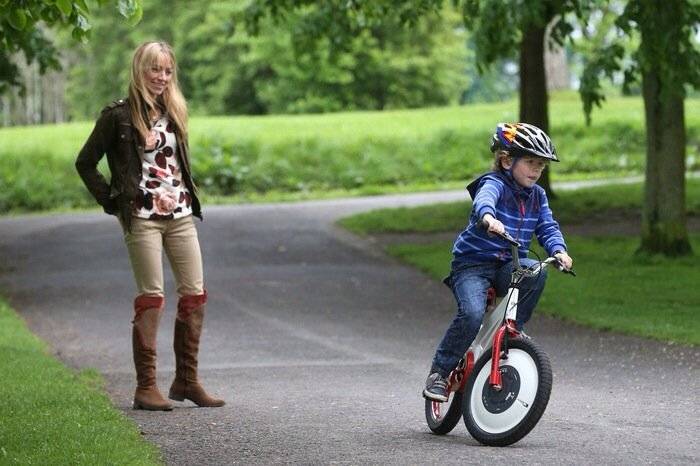 Как научить ребенка кататься на двухколесном велосипеде