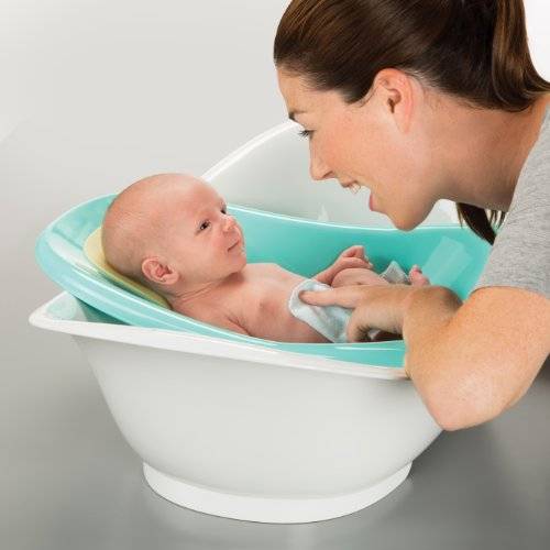 Ванночка для купания новорожденных: основные виды и критерии выбора
