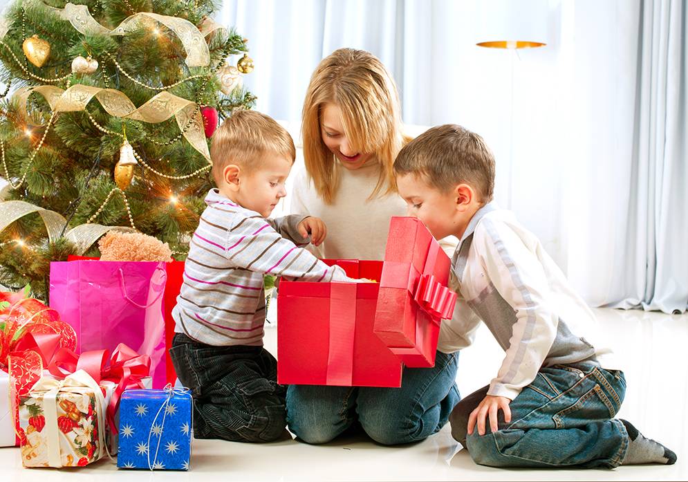 Как и какой подарок выбрать ребенку на новый год