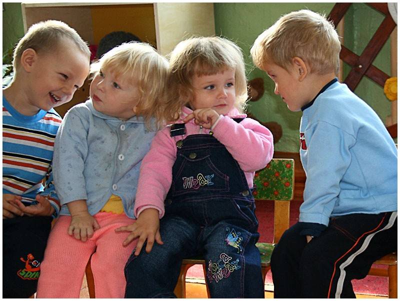 Как научить ребенка дружить с другими детьми в детском саду