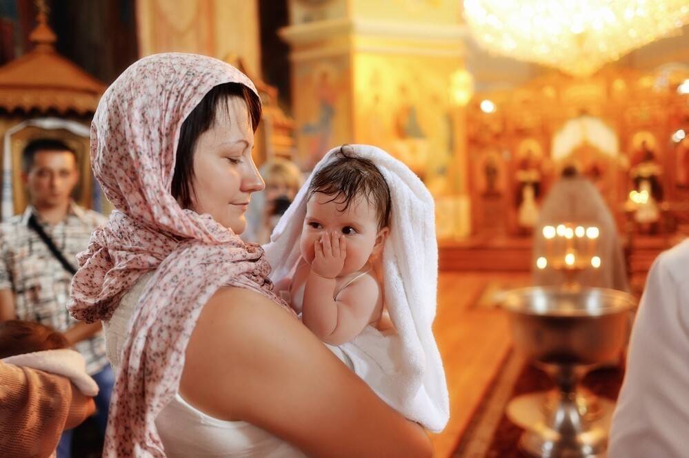 Что нужно знать о таинстве крещения ребенка: правила и полезные советы