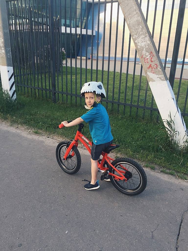 Рекомендации по обучению малыша езде на велосипеде. как научить ребенка ездить на велосипеде (трехколесном и двухколесном). основные правила, методики обучения и важные нюансы, которые помогут малышу быстрее овладеть транспортом
