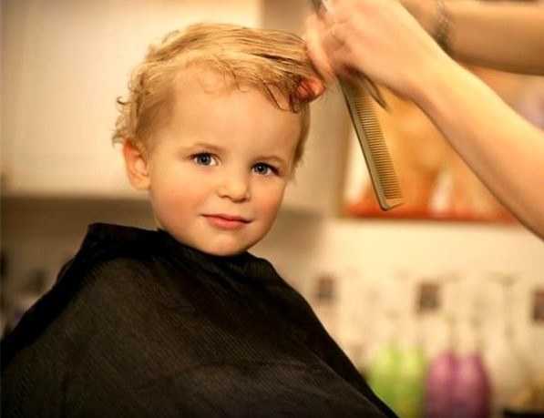 Зачем стригут волосы в годик ребенку: обязательно ли подстригать налысо