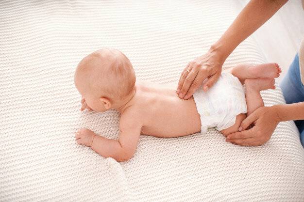 Как выкладывать на живот. выкладываем новорожденного на живот: с какого возраста и как правильно это делать?