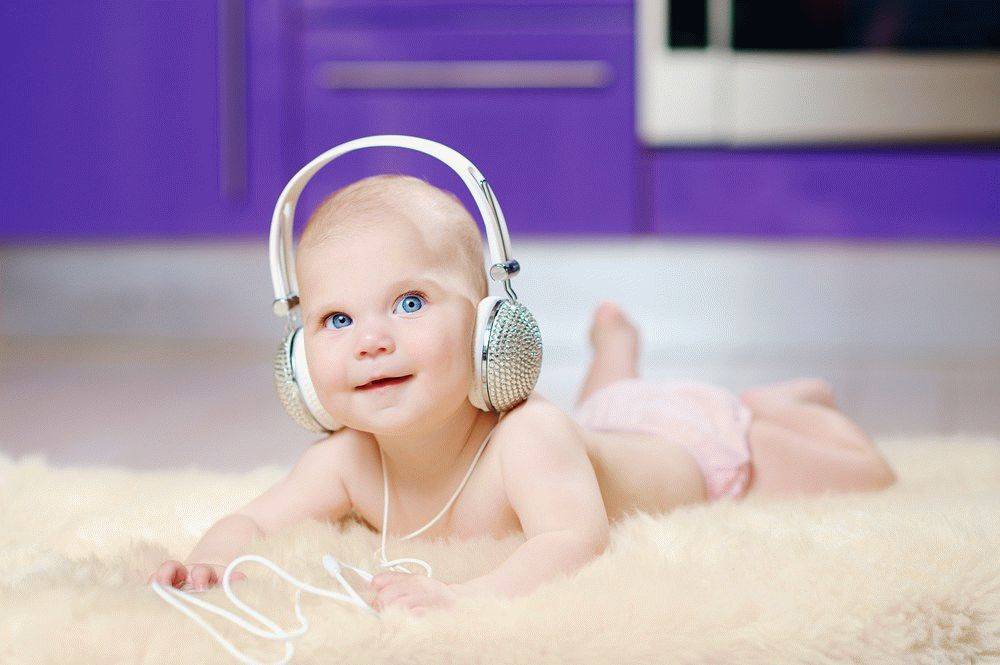 Какую музыку полезно слушать новорожденным - ваш врач