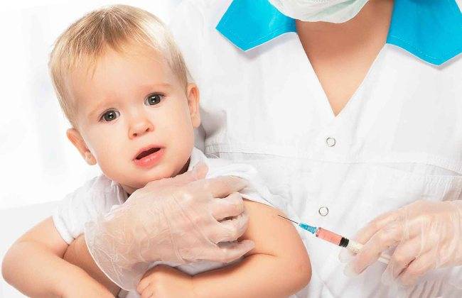 Можно ли купать ребенка после прививки акдс: когда нельзя мочить, через сколько дней, что будет если мыться, на какой делать, почему в первый