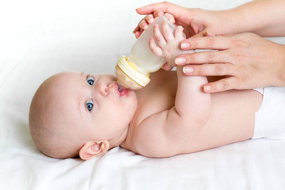 Ребенок ест только во сне: проблемы кормления грудничков