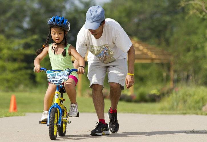 Как научить ребенка ездить на велосипеде — эффективные способы и советы