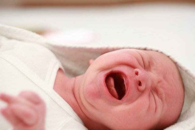 Метод Роберта Гамильтона: как просто и быстро успокоить плачущего ребенка (ВИДЕО)