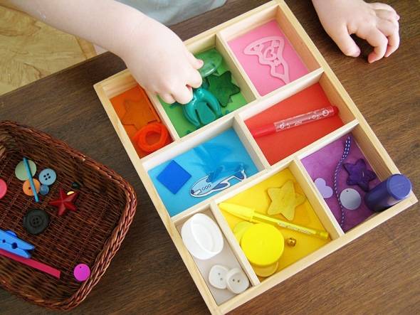 Игры для детей с коробками и игрушки из картонной тары своими руками: фото и идеи