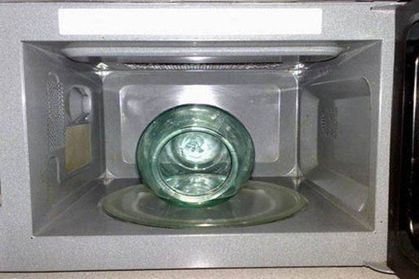 Стерилизация банок в микроволновке без воды: сколько минут, видео, отзывы