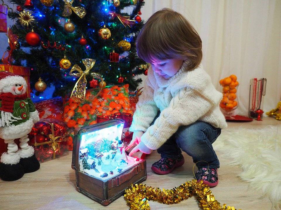 60 идей интересных подарков мальчику на 1 годик